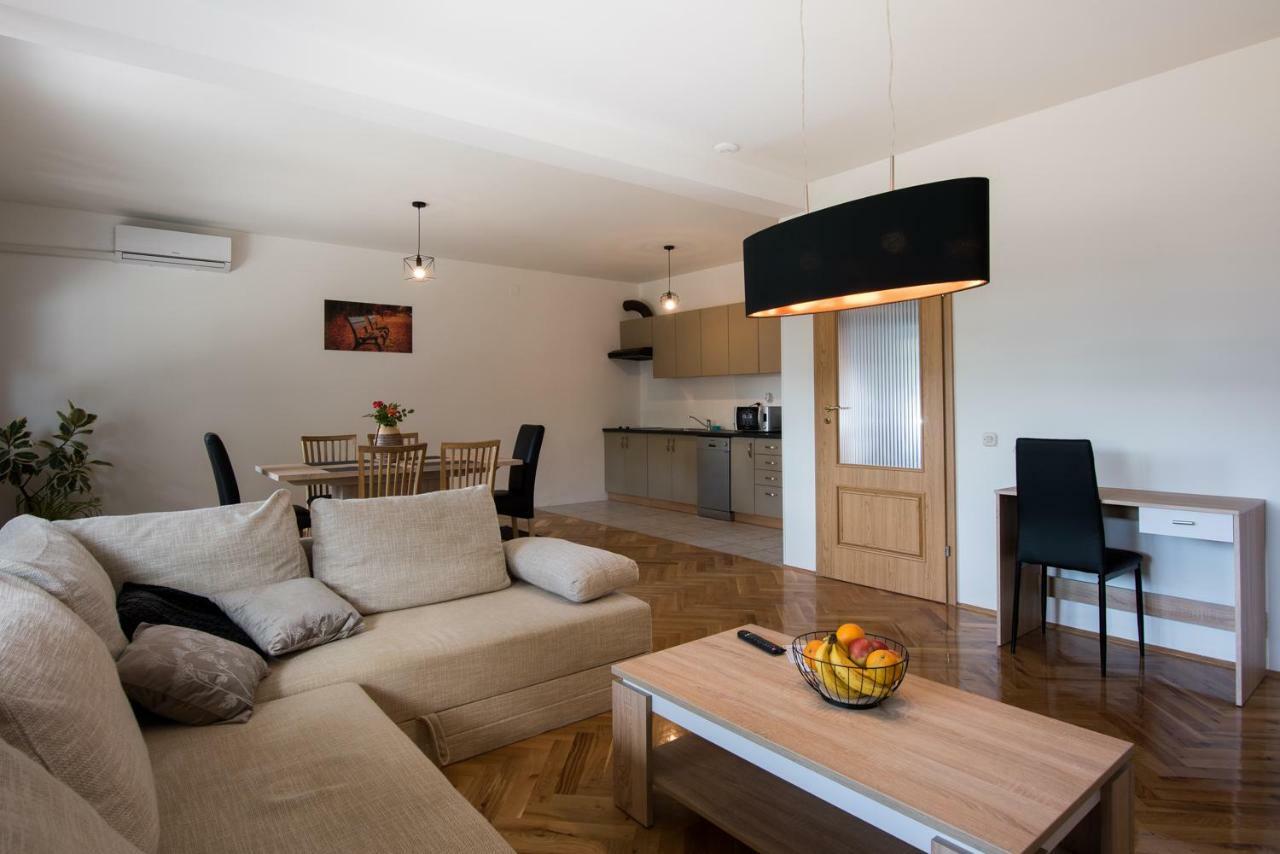 Seasons Apartmani Osijek Extérieur photo