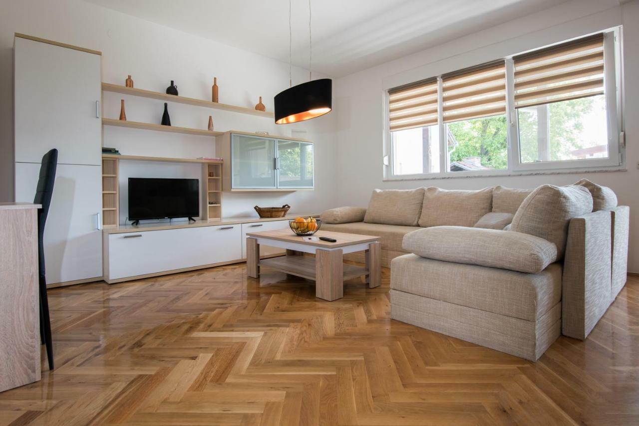 Seasons Apartmani Osijek Extérieur photo
