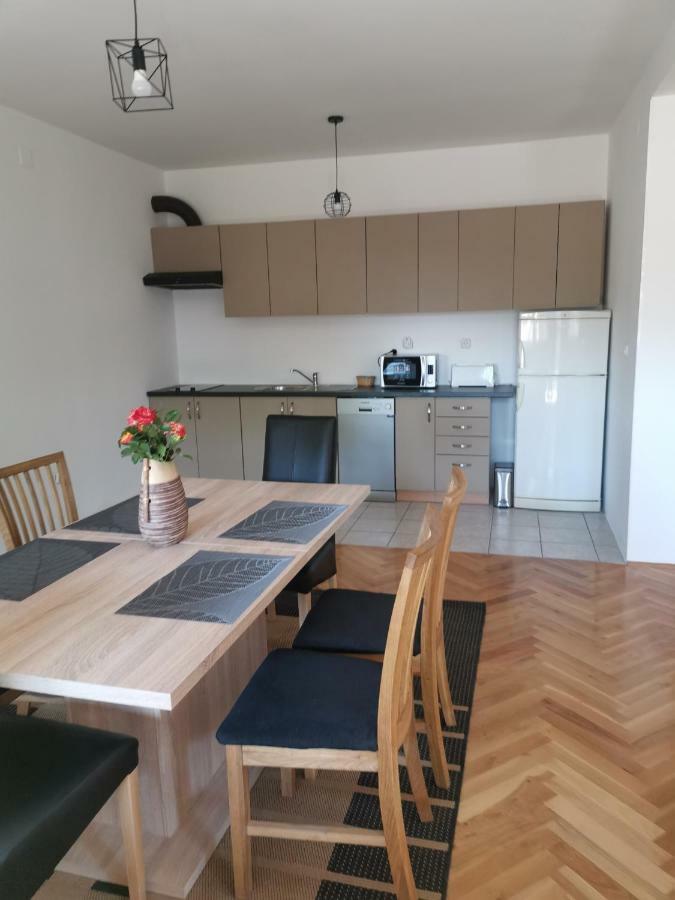 Seasons Apartmani Osijek Extérieur photo