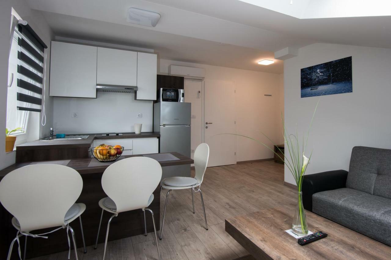 Seasons Apartmani Osijek Extérieur photo